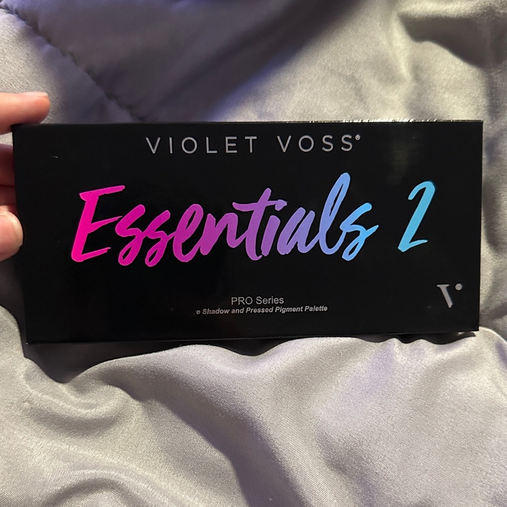 Violet Voss Essentials 2 PRO Series Palette